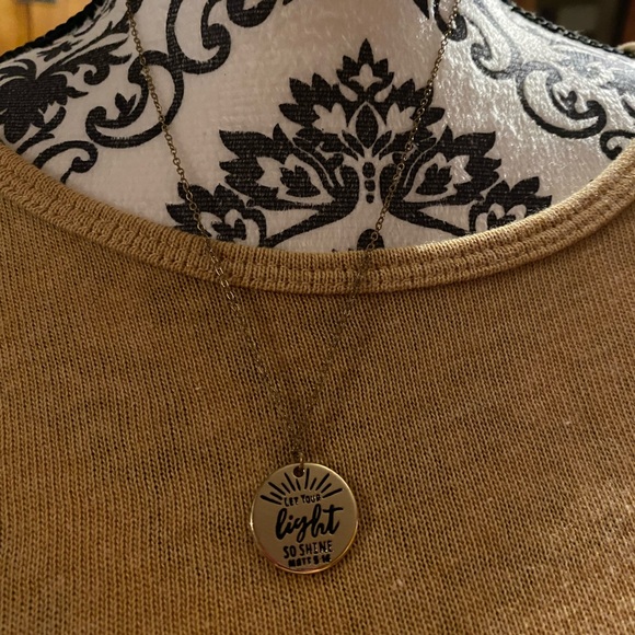 6/$20. Paparrzzi necklace